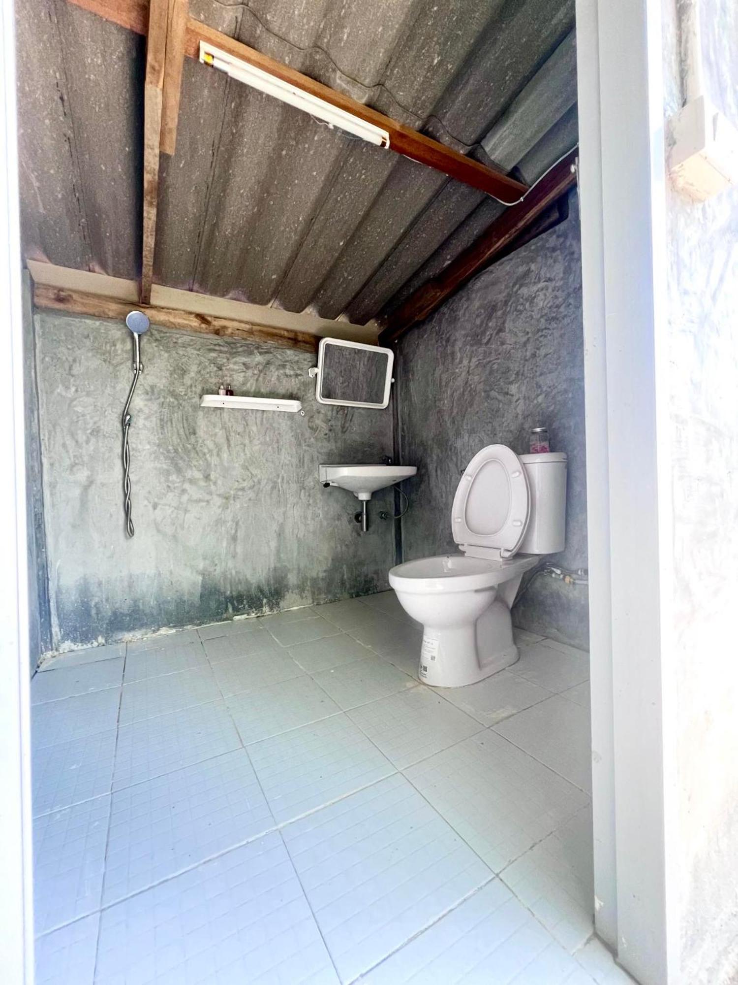 Camping Phutajoy Khaosok แคมป์ปิ้งภูตาจ้อยเขาศก Ban Thung Lang Tham Bagian luar foto